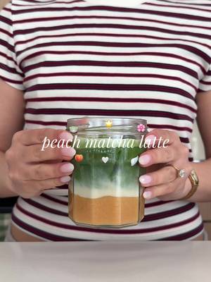 the perfect summer drink🍑🍵 #matcha #matchalatte #peach #summerdrink 