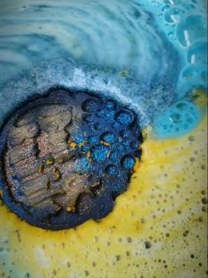 #onthisday throwback to a luxurious Boil 'n Bubble bath. Definitely miss this company! #bathbomb