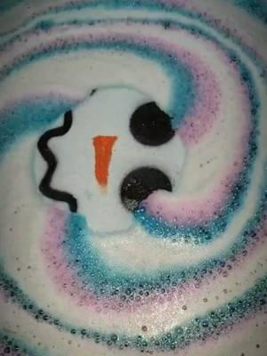 #onthisday back in 2020, there was still snow on the ground. today in 2026, there's no snow on the ground, but it is supposed to snow today. May the memory of this bath bomb make it melt quickly.