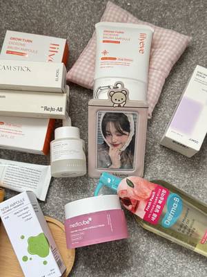 my new skincare !! hehe they are super cute and the most selling ones too! 🫧🙆🏻♀️ ˚˖𓍢ִ໋❀ 💌 ⊹ ࣪ ˖ @STYLEKOREAN @StyleKorean Influencers @MOIDA.official you can also use my code: WLUVSO9 to get them! 🛒 𝜗ৎ #kbeauty #BrandFesta #StyleKoreanBrandFesta #fy #unboxing .✦ ݁˖