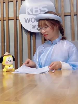 Một trong những điều hạnh phúc của mình khi ở Hàn là có thể mang Việt Phục và bé Chimmy cùng chiếc nón lá xinh xinh tới đài KBS #duhochan #hanquoc #duhocsinh #vietphuc #duhocsinhhan #tamtamie