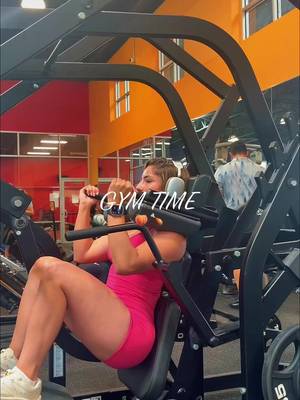 Holi :) 💘💘💘 #gymtime #workout #gymrat 