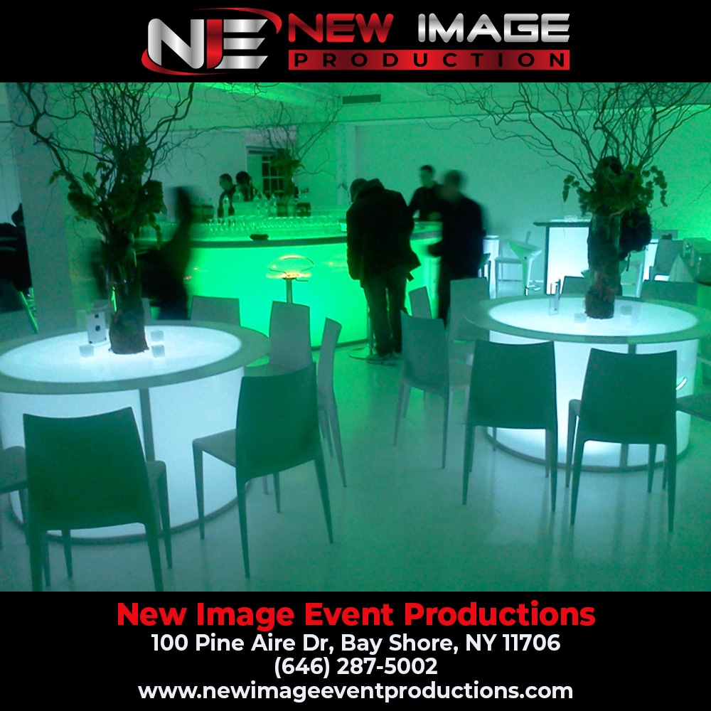 Can cyclorama lights be adjusted to create different lighting effects on the background?