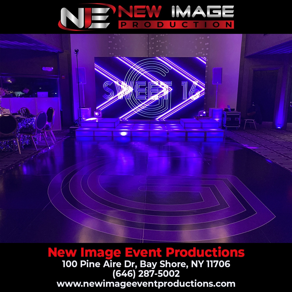 In what ways do wash lights contribute to the overall ambiance and mood of live events in New York City?
