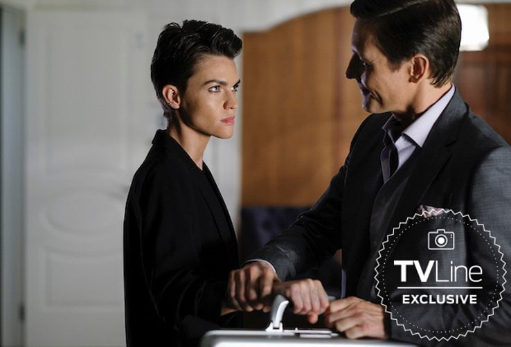Fotos da Batwoman revelam dois vilões clássicos do Batman 2