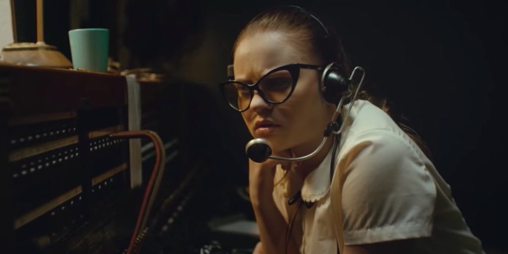 [Crítica] A Vastidão da Noite, filme do gênero sci-fi, é uma grata surpresa no catálogo da Amazon Prime. 3