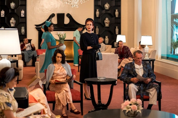 ratched-netflix-ryan-murphy-sarah-paulson-sitting-room