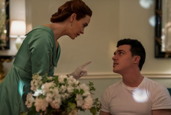 ratched-sarah-paulson-finn-wittrock-01