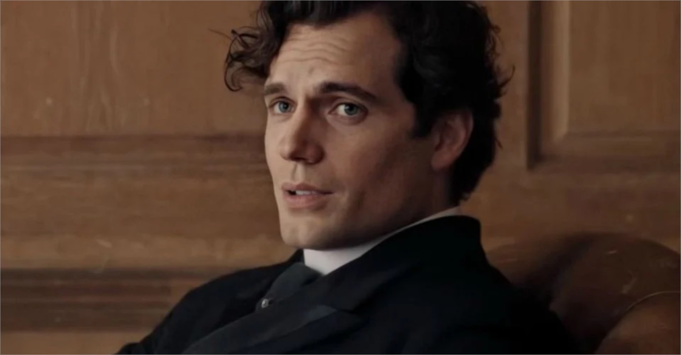 Henry Cavill dá uma atualização em seu computador para jogos feito sob medida