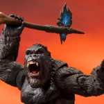 Godzilla vs. Kong : Primeiro trailer nos faz pensar que King Kong empunhará um machado pré-histórico no filme.