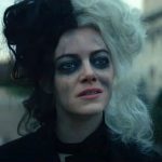 Estrela de Cruella se opõe aos críticos que consideram o filme muito escuro e ousado