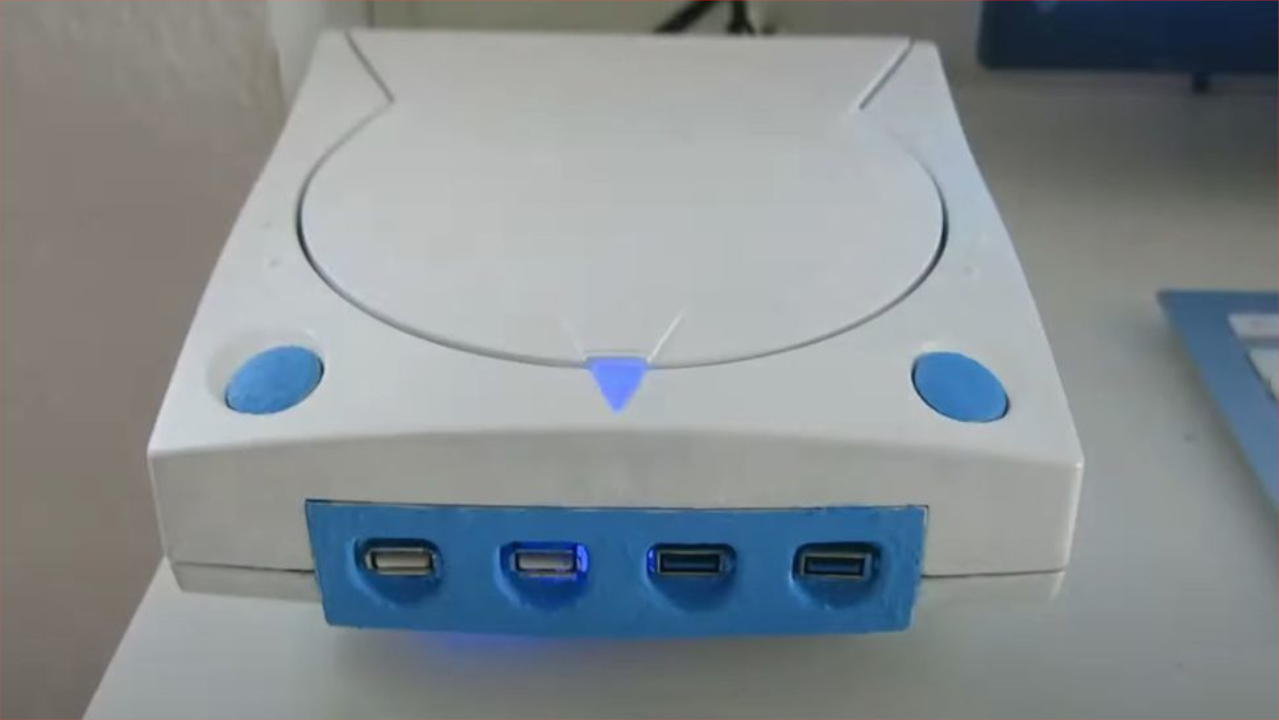 Sega Dreamcast Esconde um Pequeno PC AMD Ryzen 4650G 1