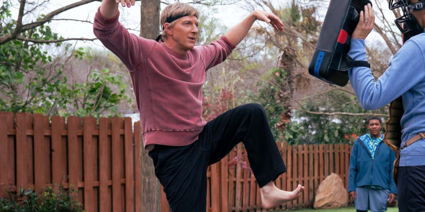 Imagens da temporada 4 de Cobra Kai: Johnny Lawrence traz de volta o chute lendário do Daniel San