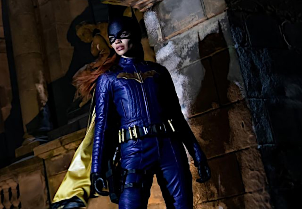 Leslie Grace da Batgirl estreia seu novo traje que ficou identico aos quadrinhos
