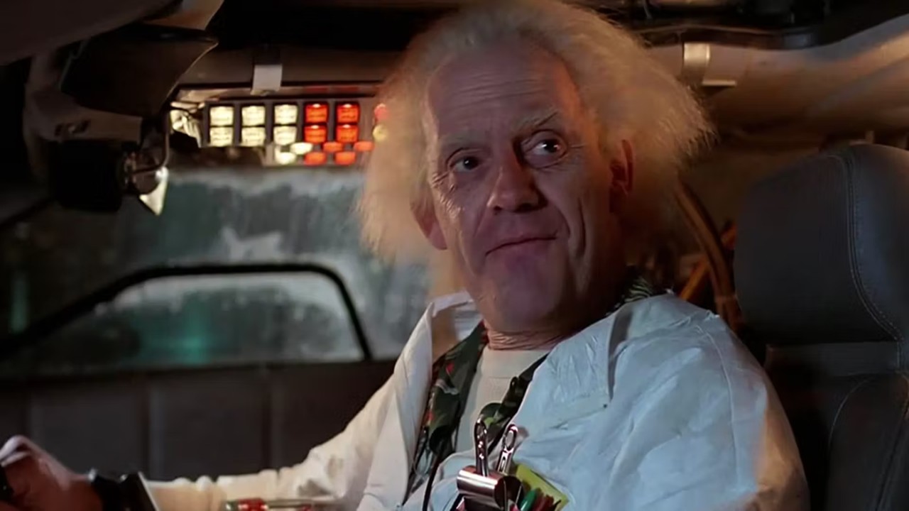 Christopher Lloyd se reúne com elenco de De Volta para o Futuro em novas fotos
