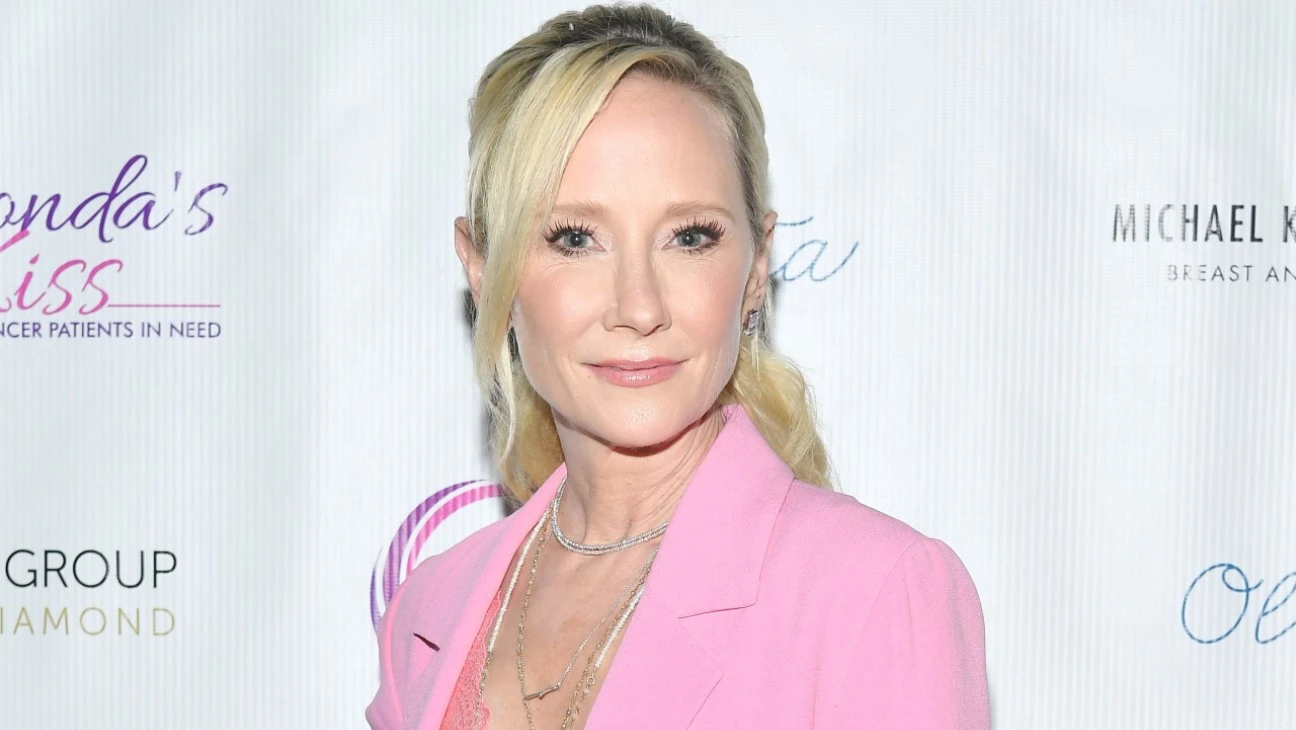 Anne Heche 'não se espera que sobreviva' devido a lesão cerebral 'grave' dizem representantes