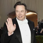 Elon Musk se torna a primeira pessoa a perder 200 bilhões de dólares mostra relatório