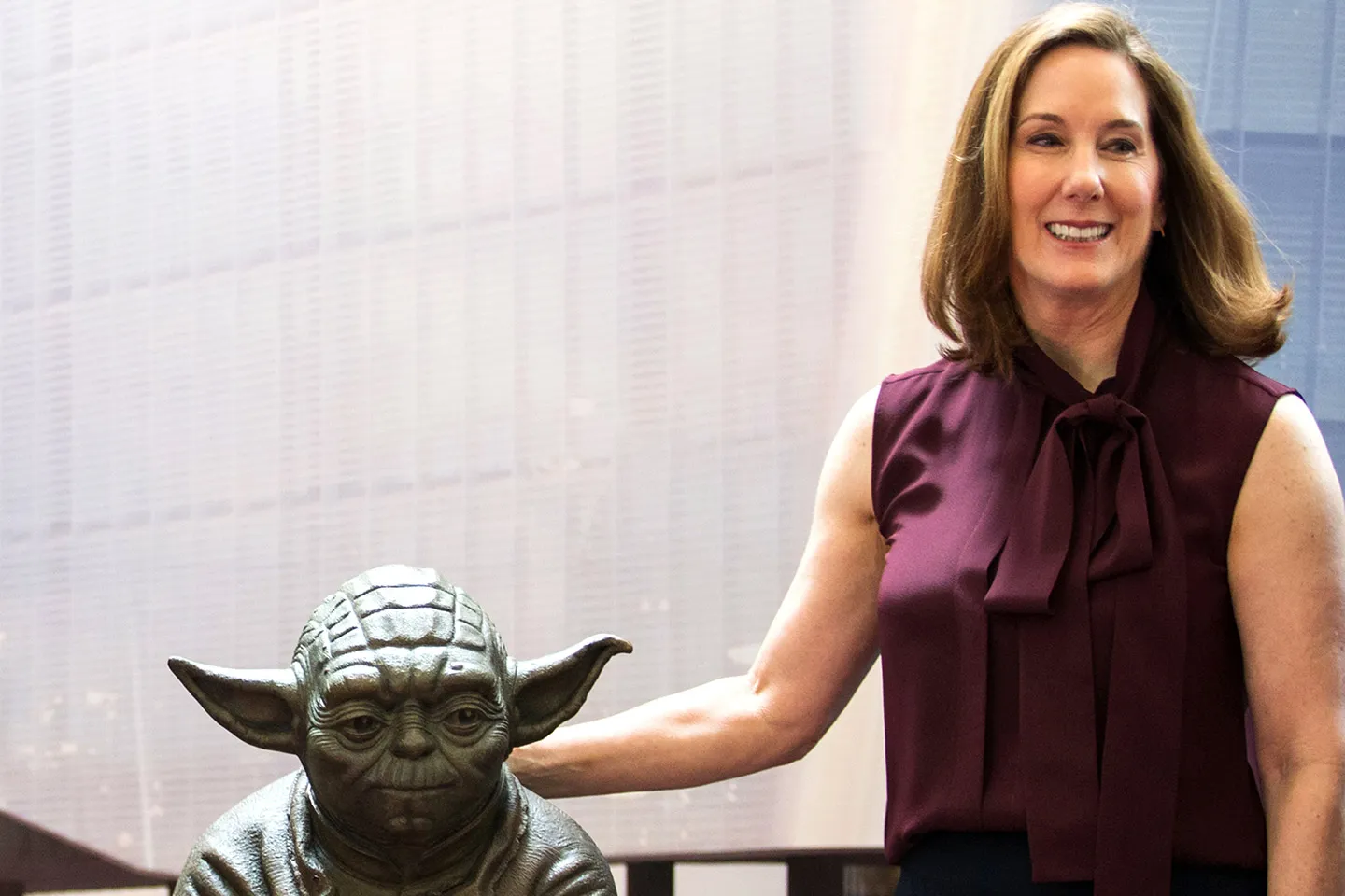 Preparem-se para o 'fim' de Star Wars: Kathleen Kennedy anuncia que novos filmes irão 'mover além' da visão de George Lucas 'introduzindo novos personagens'