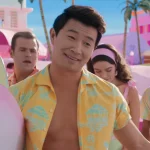 Bomba: A estrela de 'Barbie' Simu Liu diz que o filme 'coloca o último prego no caixão dessa ideia muito heteronormativa do que é gênero'