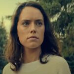 Daisy Ridley parece aterrorizada no trailer A Filha do Rei do Pântano
