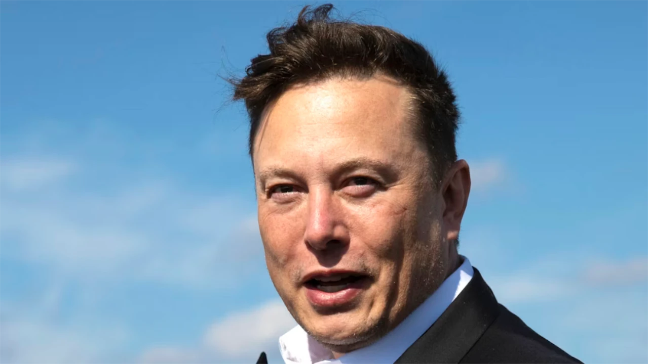 Elon Musk detona a escola que transformou seu filho trans em 'um comunista completo'