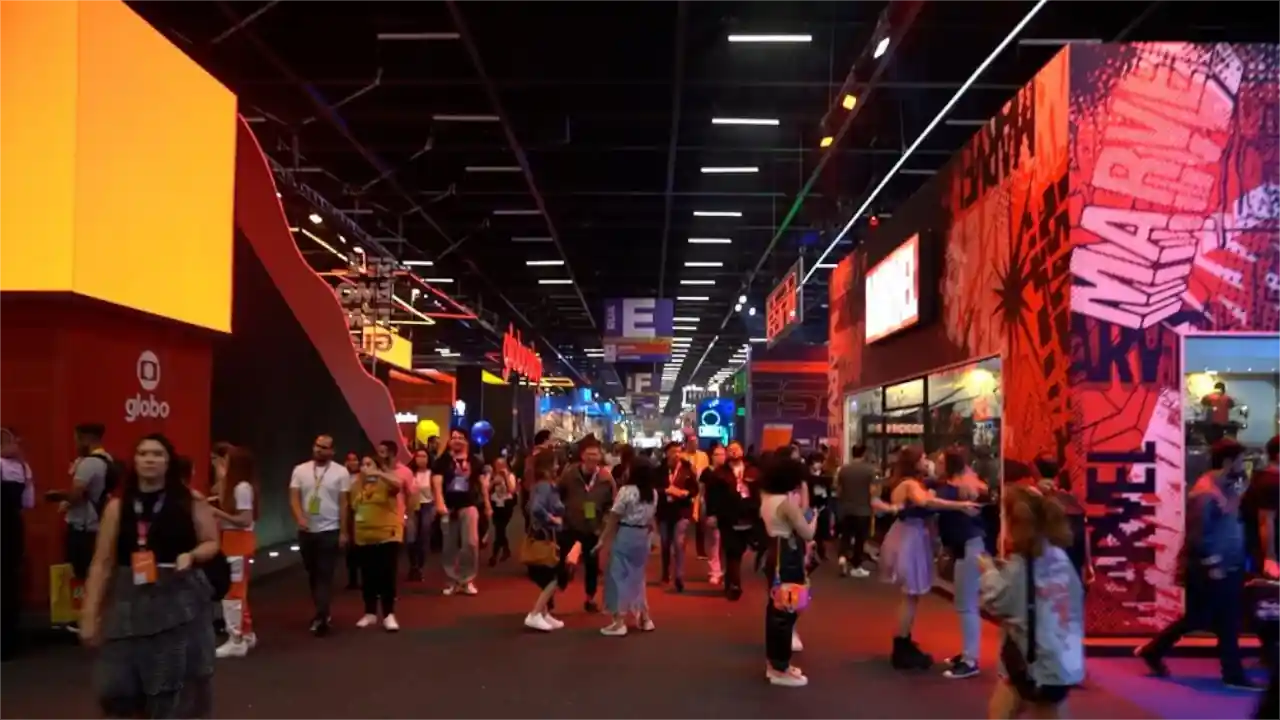 CCXP: Onde Socialistas de iPhone Encontram Seu Palco Capitalista