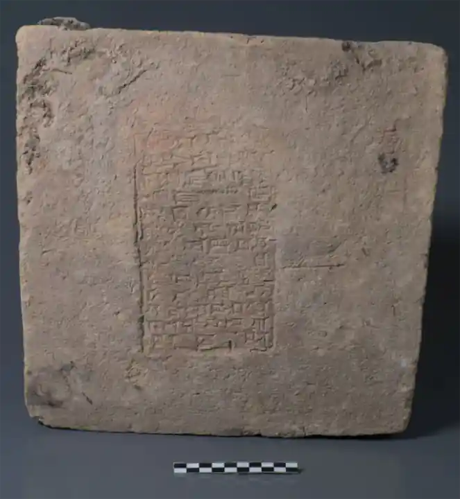 Antigos tijolos da Mesopotâmia capturaram um sinal misterioso no campo magnético da Terra