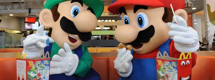 Mario e amigos chegam ao McLanche Feliz com brinquedos de Mario Kart 8
