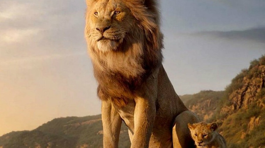 Mufasa e Rafiki se reúnem em nova foto de Mufasa: O Rei Leão