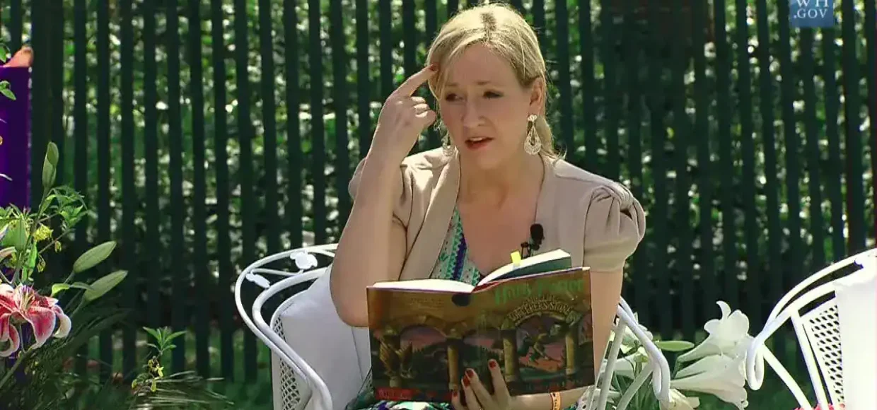 J.K. Rowling rebate ator de Snape após carta contra decisão sobre sexo biológico