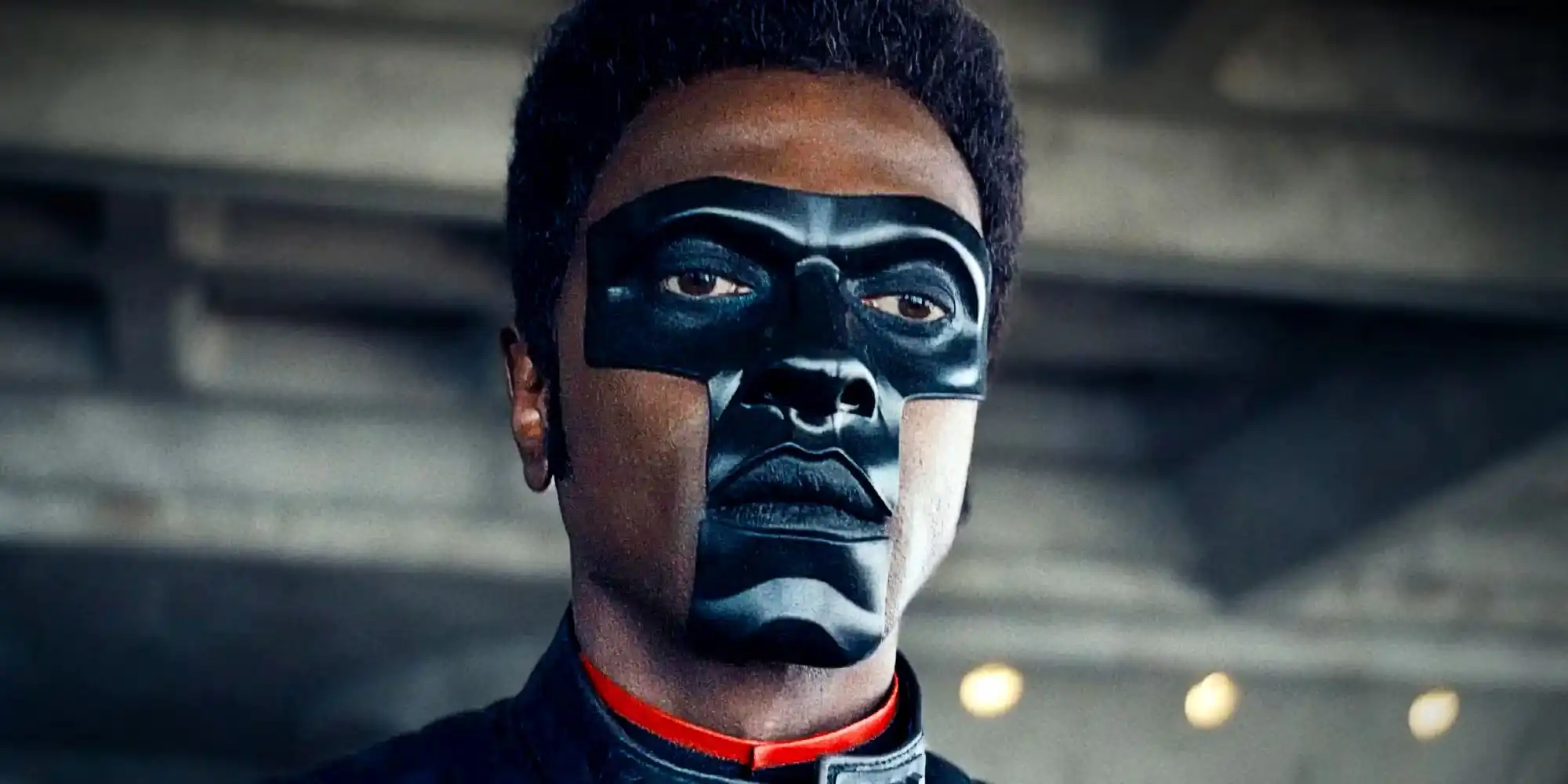 BOMBA! Senhor Incrível de Edi Gathegi terá papel de destaque no DCU com contrato para vários projetos