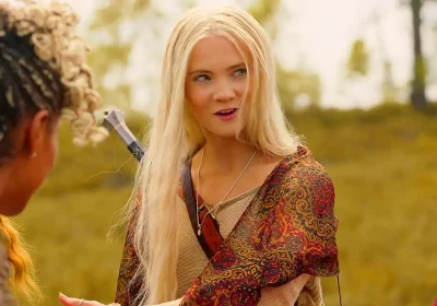 “A minha versão!”: Showrunner de The Witcher defende mudanças WOKE e diz que livros e jogos “ainda existem”
