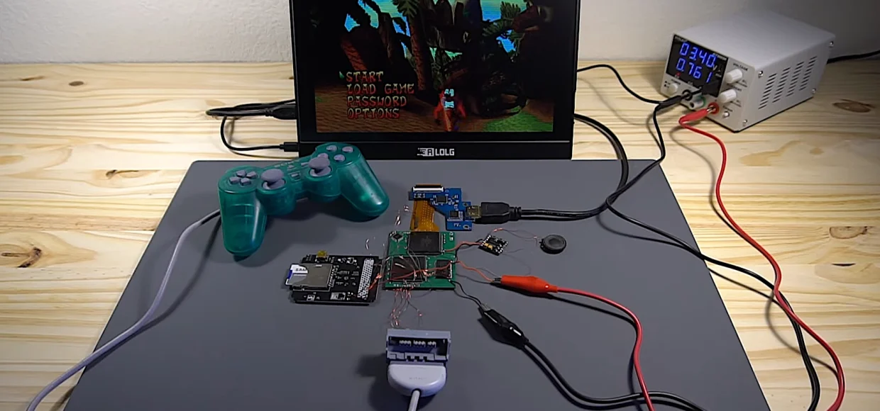 Criador apresenta a primeira placa-mãe personalizada do PS1: Totalmente funcional e compacta