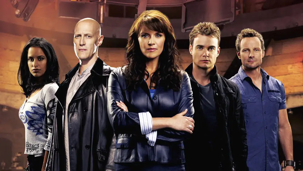 Amanda Tapping mergulhou no terror em Sanctuary — e o resultado é perfeito