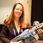 Executiva do Xbox diz que deixou a equipe após recusar usar um roupão em hotel durante a GDC