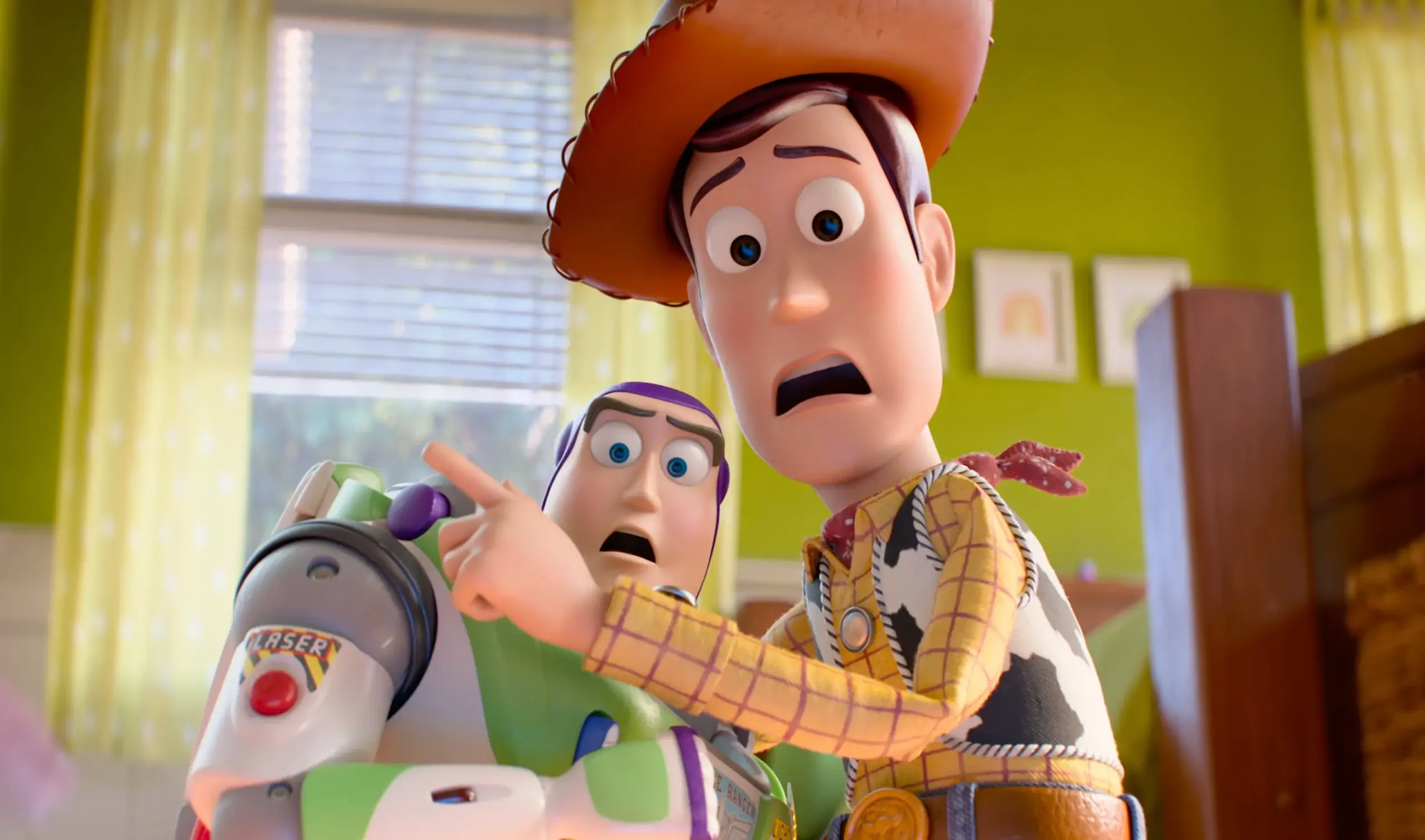 Diretor criativo da Pixar abandona narrativas LGBTQ após fracassos de bilheteria: “Estamos fazendo filmes, não gastando centenas de milhões de dólares em terapia”