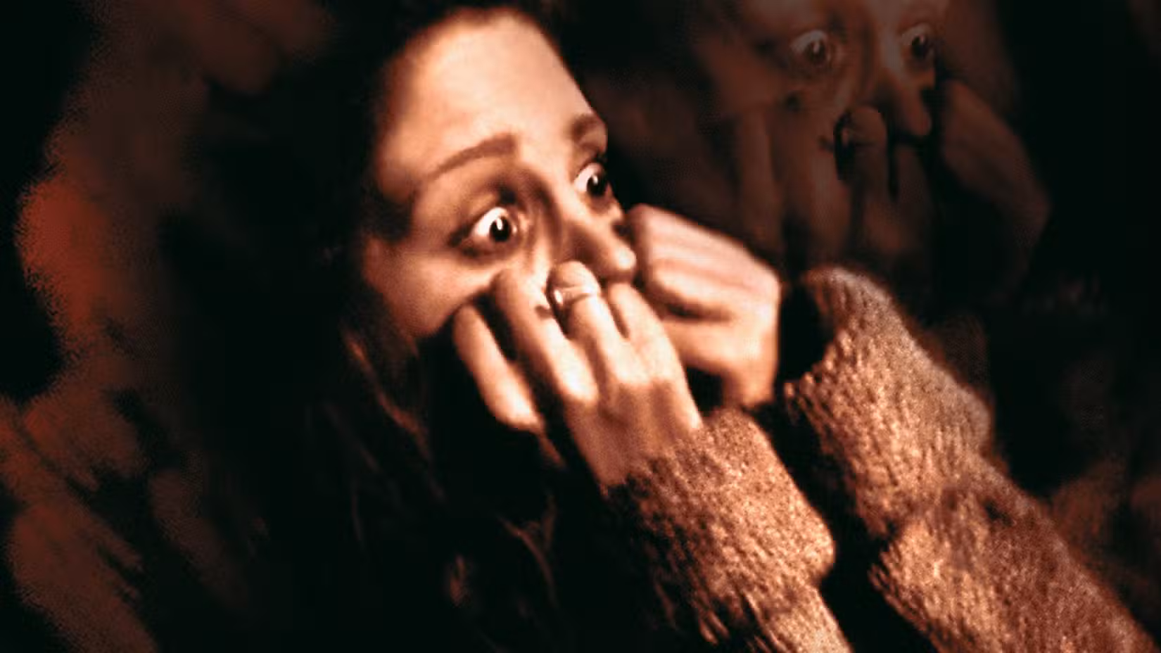 Filme He Knows You’re Alone (Noivas em Perigo / Trilha de Corpos)