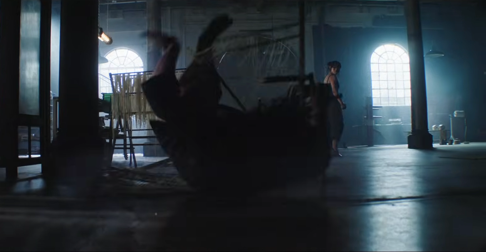 Chun-Li e Ryu – Street Fighter live action: Ryu voa metros para trás com um chute lateral no pescoço — ignorando completamente qualquer lógica física. Ainda assim, funciona pelo impacto dramático da cena: deixar claro o quão patético o Ryu se tornou.