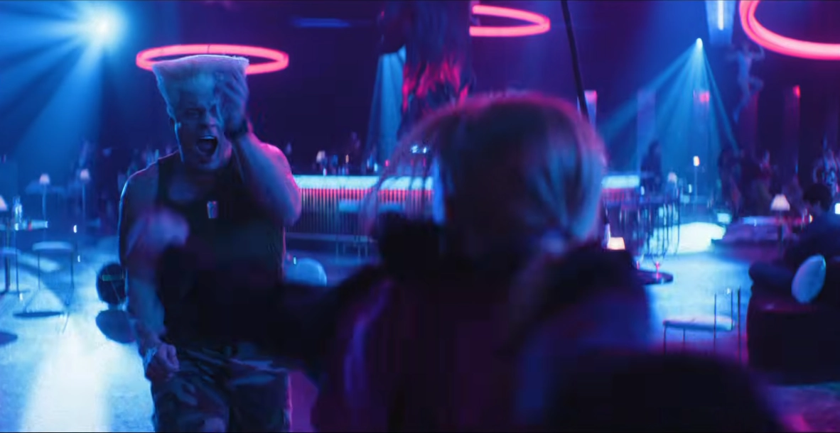 Guile – Street Fighter live action: a corrida para cima do Vega parece uma paródia do próprio personagem. Caricaturaram tanto o Guile que ele deixa de ser Guile e vira uma piada ambulante. A cena até pode querer ser cômica, mas o resultado é que toda a profundidade do personagem se perde, reduzindo o Guile a um bobo.