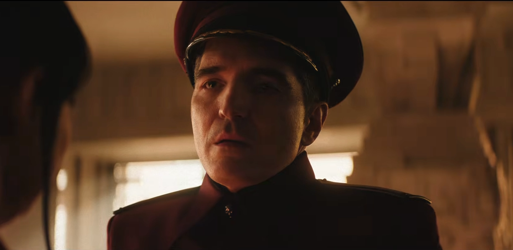 M. Bison – Street Fighter live action: se o pessoal já criticava o M. Bison do filme com Jean-Claude Van Damme, esse aqui me passou ainda menos presença. Sinceramente, faltou peso, faltou ameaça. Eu esperava um brutamontes com cara de chefão de verdade, quase um Sylvester Stallone no papel.