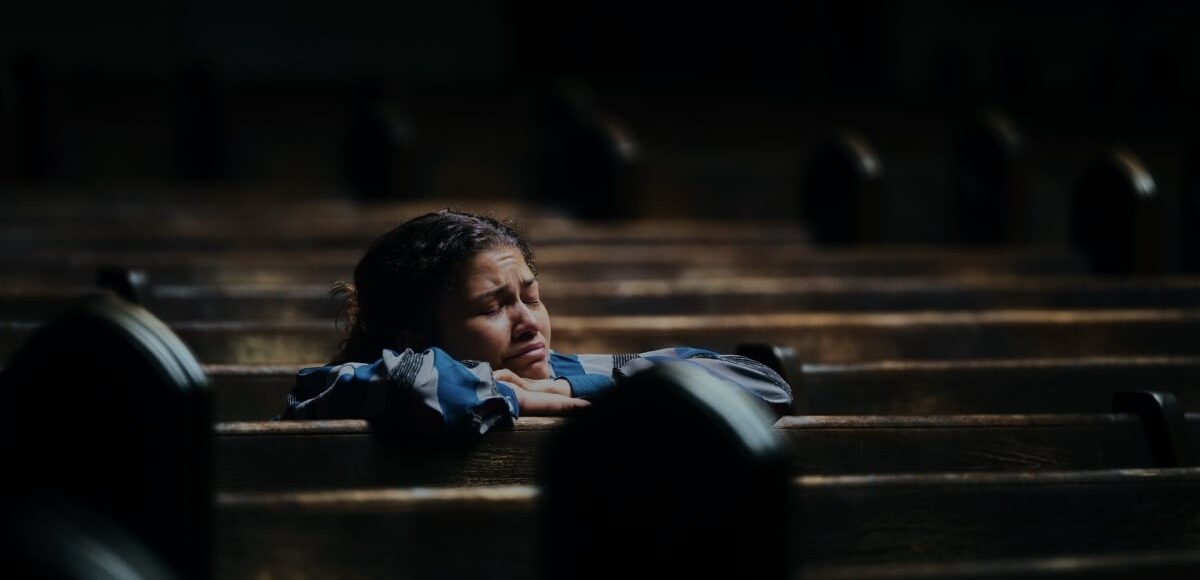 Atriz de “Euphoria” reage com humor por ter sido quase cortada na 3ª temporada