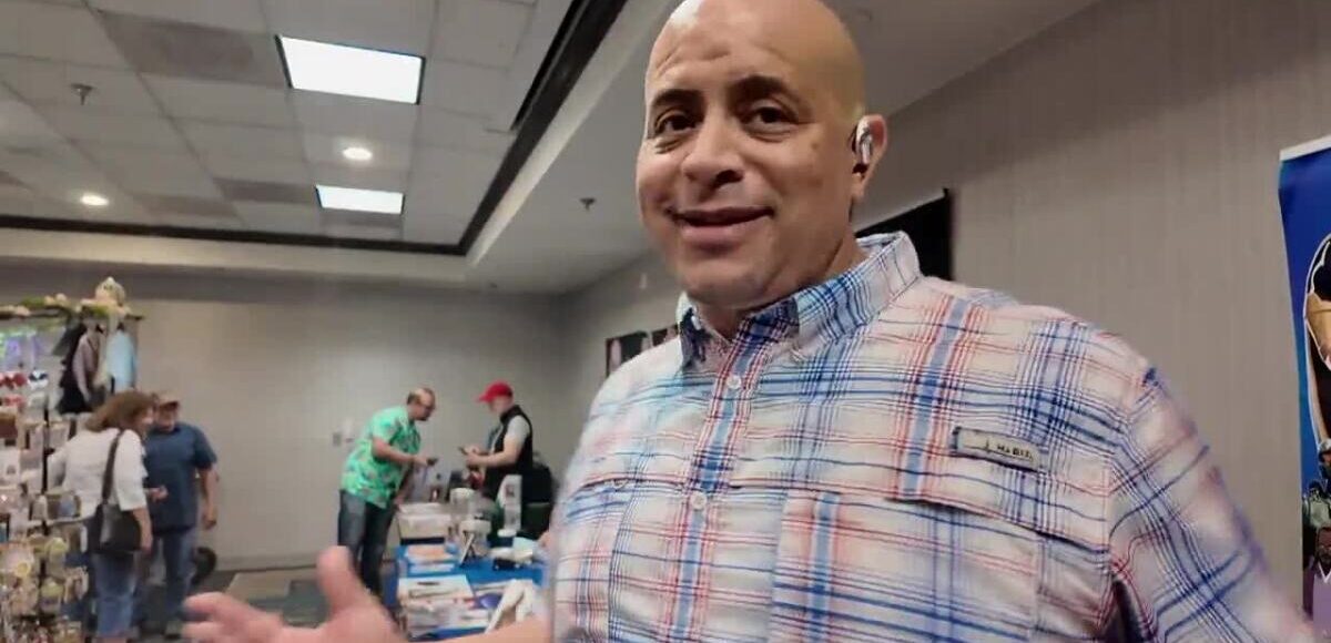 Voz de vilões marcantes: Bob Carter no Richmond Anime-Fest