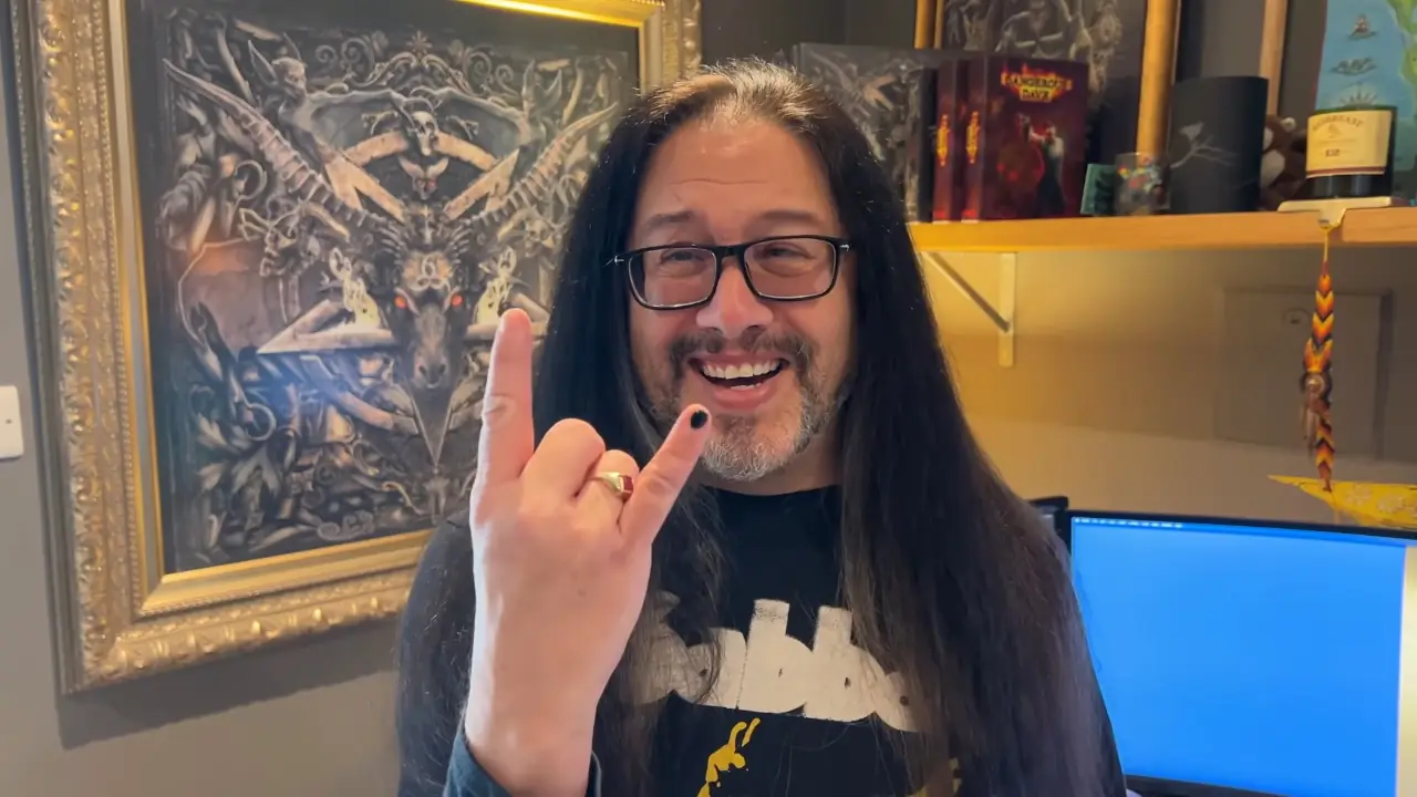 Conversa no Modo IA: John RomeroVocê disse: John RomeroJohn Romero (Alfonso John Romero) é um lendário designer, programador e desenvolvedor de jogos norte-americano, mundialmente reconhecido como um dos pais dos jogos de tiro em primeira pessoa (FPS). É responsável pela popularização dos jogos de tiro em primeira pessoa, como Doom, Wolfenstein 3D, Quake, e Daikatana, que ficaram conhecidos mundialmente.