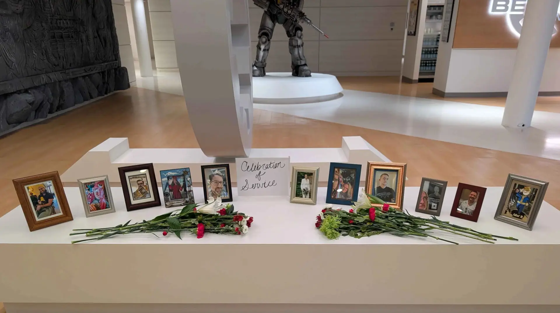 Homenagem a veteranos da ID Software demitidos pela XBOX. Bethesda forçada a remover o memorial criado por funcionários.