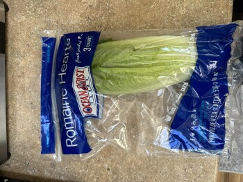 Reseña del consumidor - Seguridad alimentaria Oliver's Market - Cotati, East Cotati Avenue, Cotati, CA, USA 9/19/2023 Not sure, but we ate a diffe... foto #3