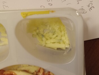 Verbraucherbewertung – Lebensmittelsicherheit Lunchables Pizza with Pepperoni, Texas, USA I have bought six lunchables a week for the past month o... Foto #1