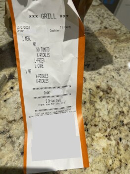 Avis du consommateur - Sécurité alimentaire Whataburger, West Bandera Road, Boerne, TX, USA Gots a whataburger with extra pickles at 1104 pm. Wi... photo #2