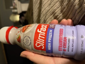 消费者评论 - 食品安全 SlimFast Strawberries and Cream, Grocery Outlet, Telephone Road, Ventura, CA, USA Ready to drink str... 照片 #2