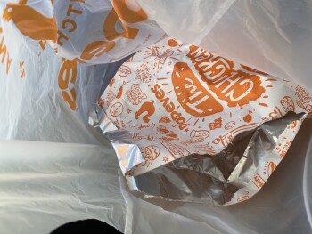 Consumer Review - Food Safety Popeyes Louisiana Kitchen, 171-50 Northern Boulevard, Flushing, Queens, NY, USA I just saw something... photo #2