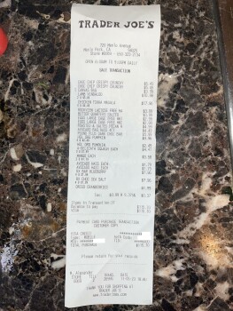 Reseña del consumidor - Seguridad alimentaria Trader Joe’s Chicken Tikka Masala, Missouri, USA My girlfriend ate a little bit and got really nause... foto #2